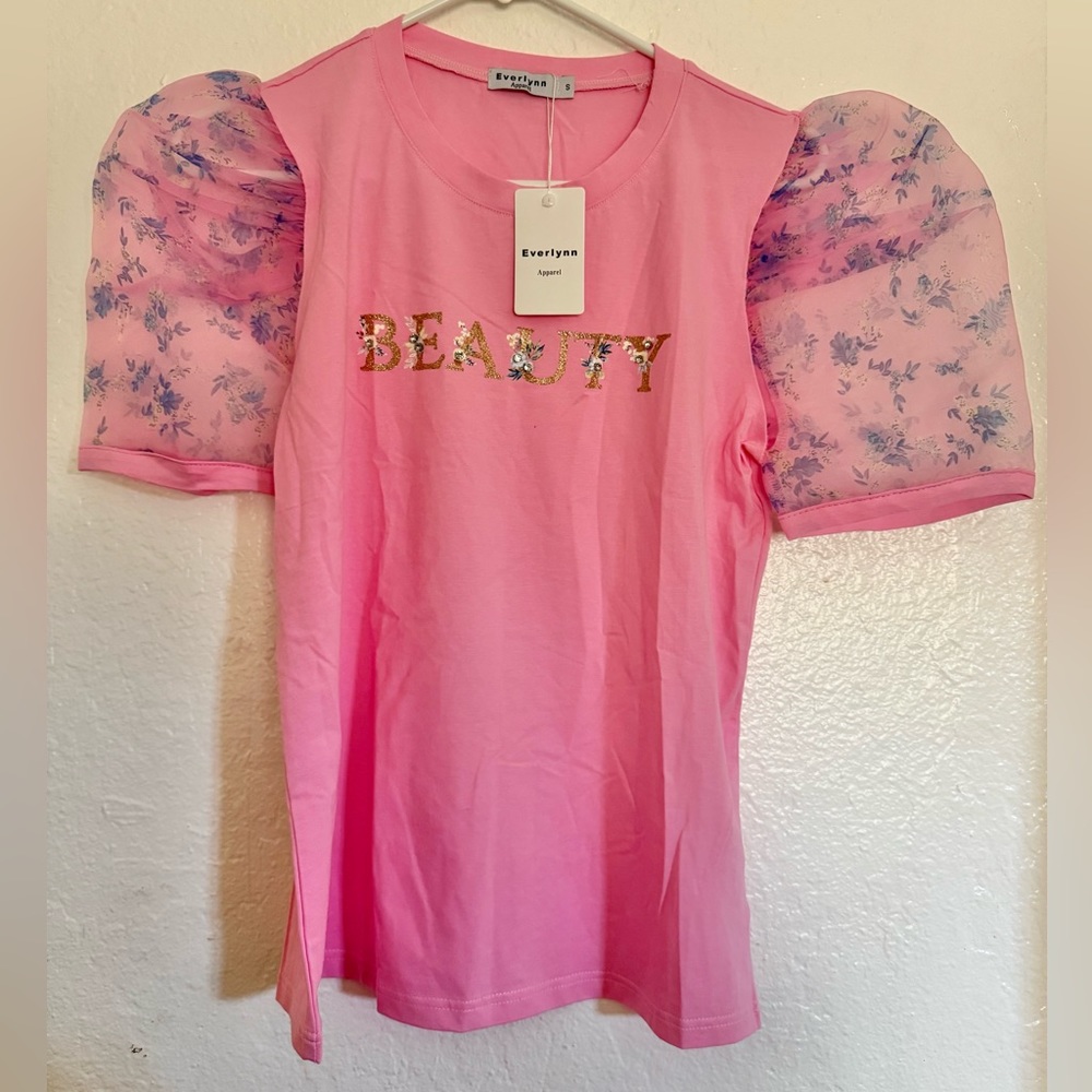 Everlynn Apparel  Puffed Satin Sleeve  Size Small NWT Color Pink Round Neck